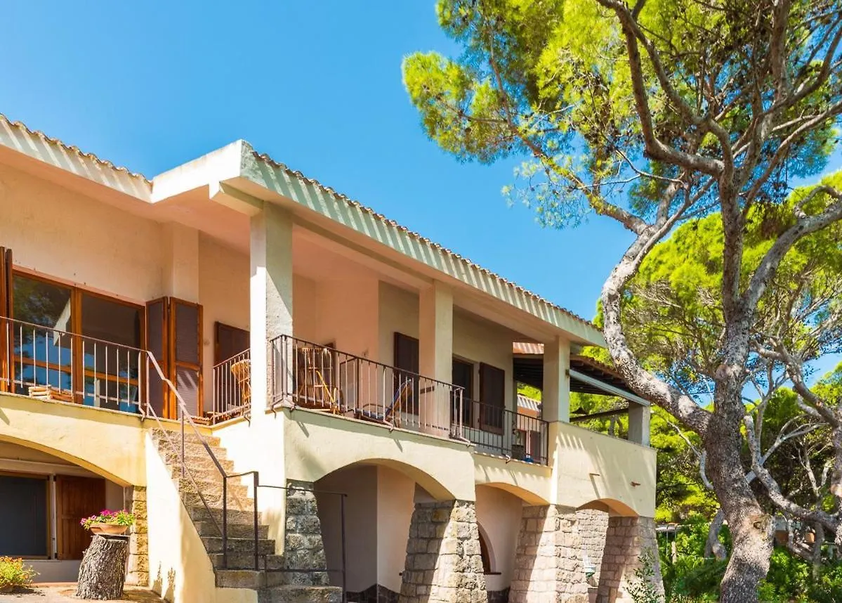 Villa Clelia Al Mare Porto Pino Italien